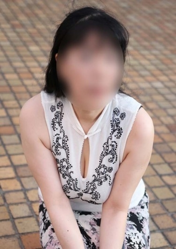 ことみ、かわいい熟女&おいしい人妻 池袋店 3