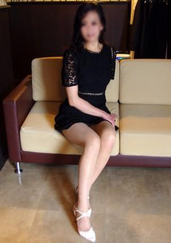 篠田梨沙子、派遣妻 9
