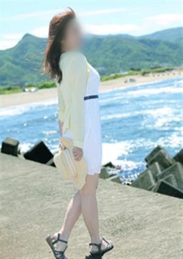 上原 彩葉、花びら美人 12