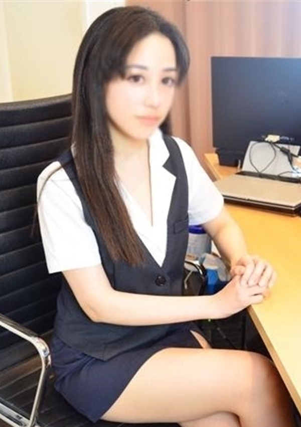 かりん、現役OL たちの秘密のアルバイト シークレットオフィス
