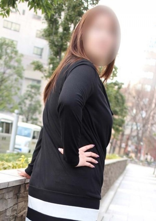 ゆうり、かわいい熟女&おいしい人妻 池袋店 3