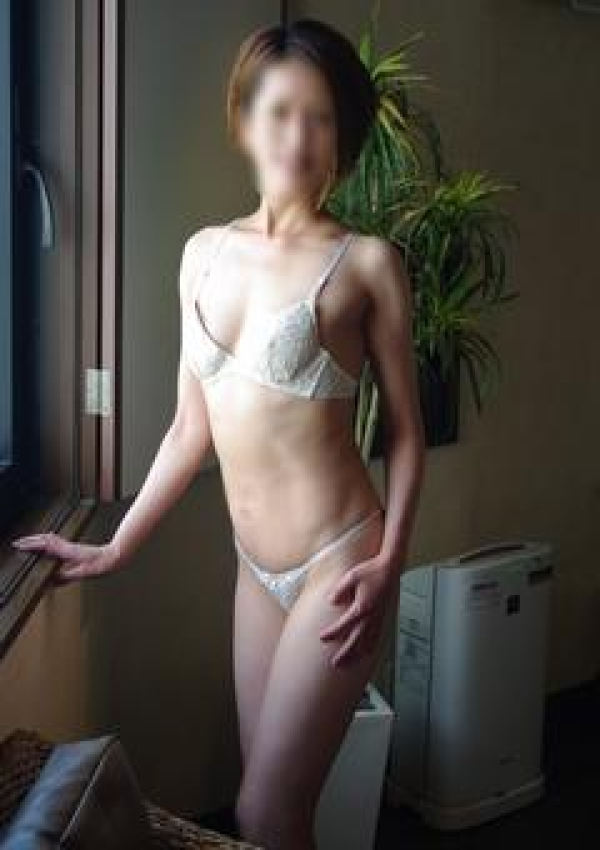 遠藤優花、派遣妻 8