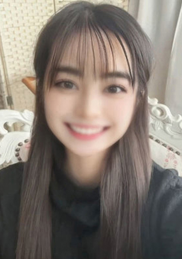 芹沢とあ、断りきれない美人マッサージ嬢たち