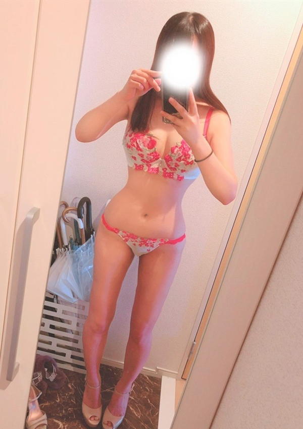 みり、山梨デリヘル 『Sコレクション』甲府 4