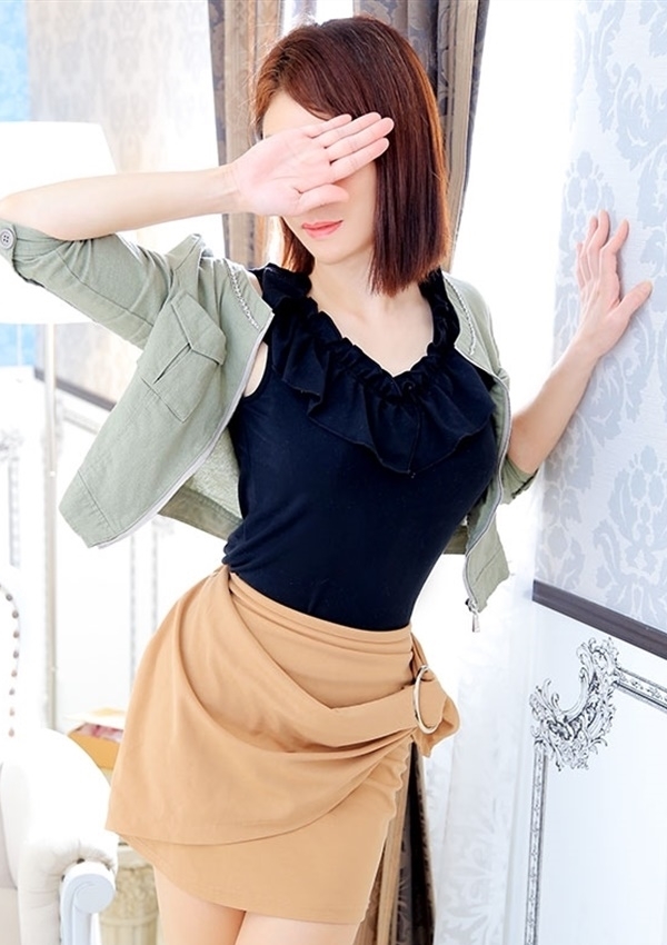 瞳-ひとみ、ほんとうの人妻沼津店 4