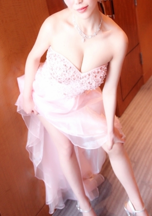 乙 遥、Club La rose bleue 4