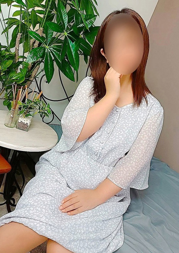 ちなつ、人妻熟女の秘密の関係伊勢崎店 3