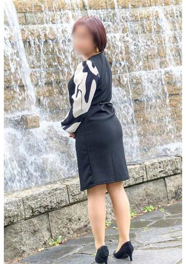 まお、駅待ち合わせ専門店 待ちナビ 6