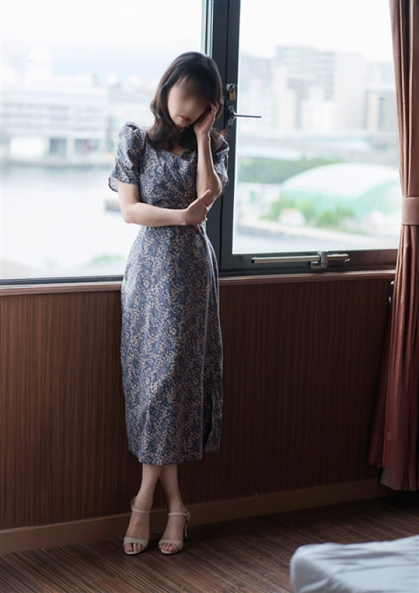 七奈(なな)、五十路熟女マドンナ 2