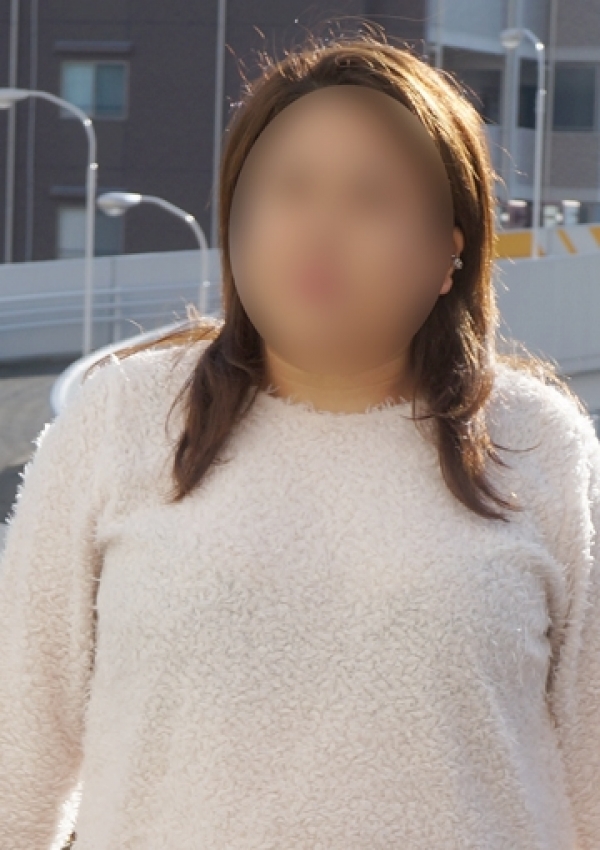 カナ、かわいい熟女&おいしい人妻 町田店 1