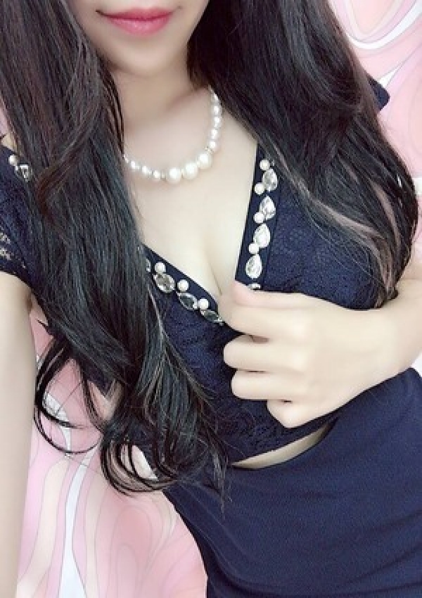 Erina エリナ、XOXO Hug&Kiss 神戸店 2