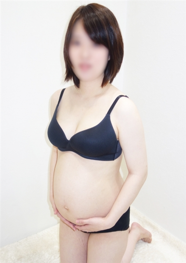 ひとみ、池袋・裸乳房(らまんま)巨乳・貧乳・母乳・妊婦のお店 2