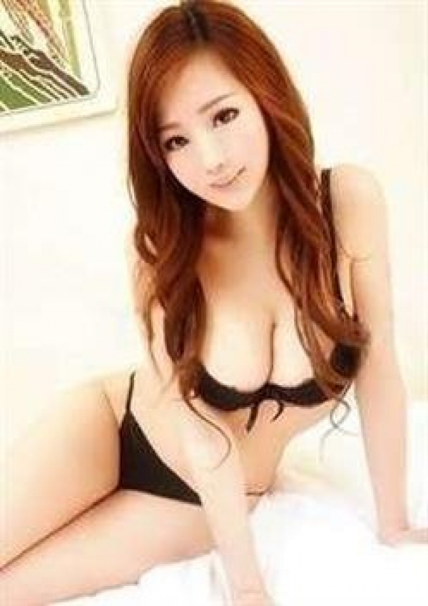 エリカ、女優 2