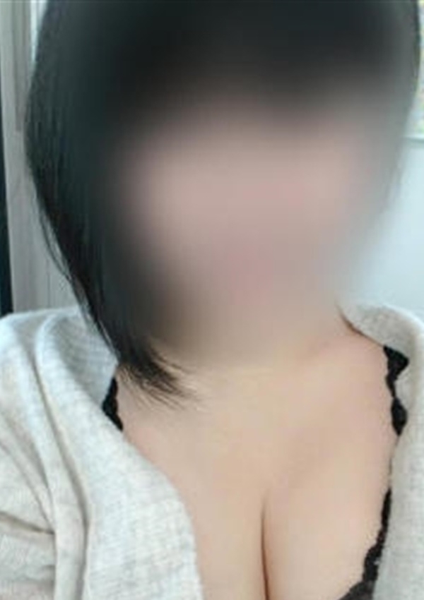 成海(なるみ)、相模原風俗 艶