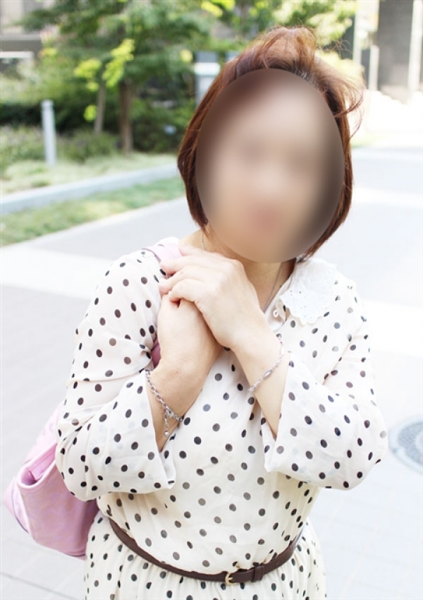 あゆみ、かわいい熟女&おいしい人妻 池袋店 1