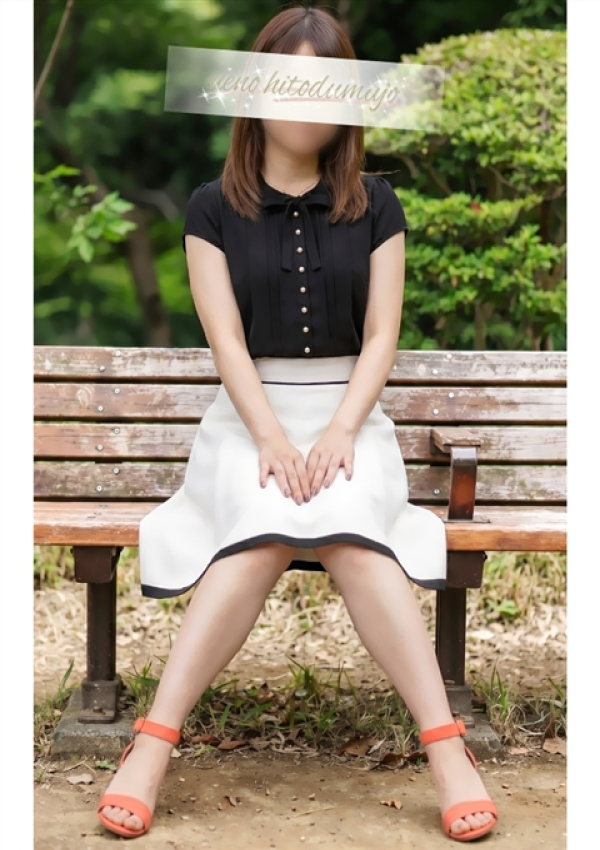 由利(ゆり)、上野人妻城 3