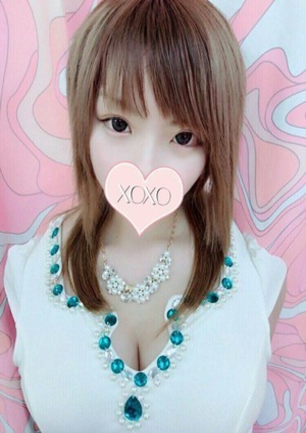 Miku ミク、XOXO Hug&Kiss 神戸店