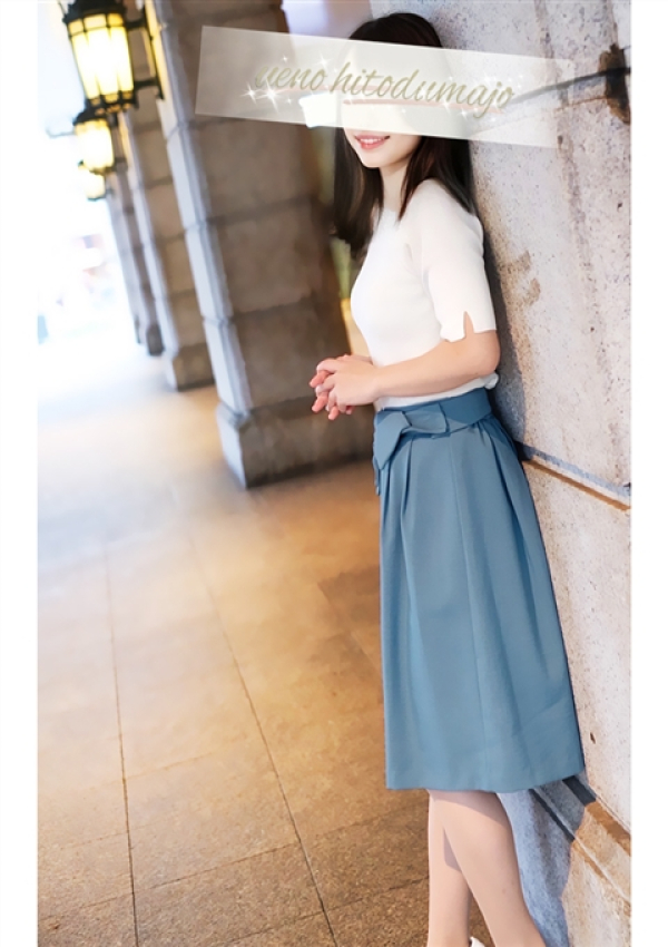 智美(ともみ)、上野人妻城 1