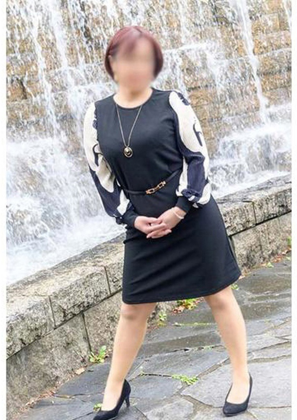 まお、駅待ち合わせ専門店 待ちナビ 5