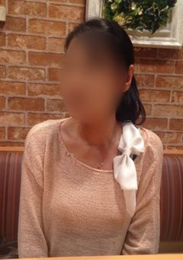 りり、夢ごこち 人妻店 12