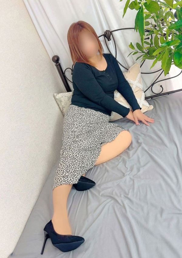 えりか、人妻熟女の秘密の関係熊谷店 3