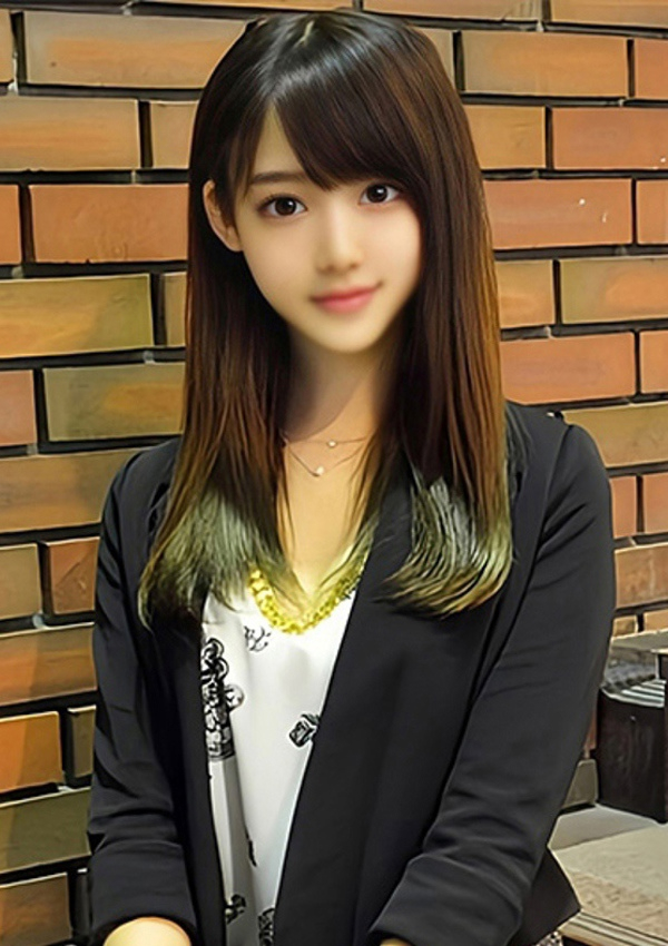 りさ、現役女子大生コレクション 1