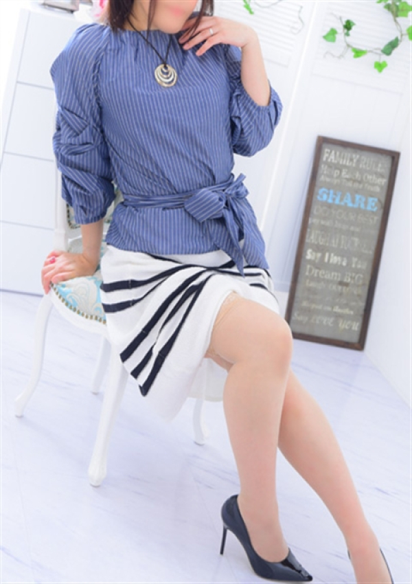 栗原 あやか、Mrs.Revoir-ミセスレヴォアール- 1