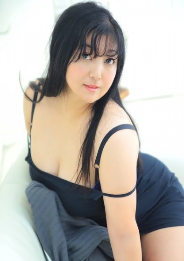 星川 かこ、淫らに濡れる人妻たち日本橋店 4