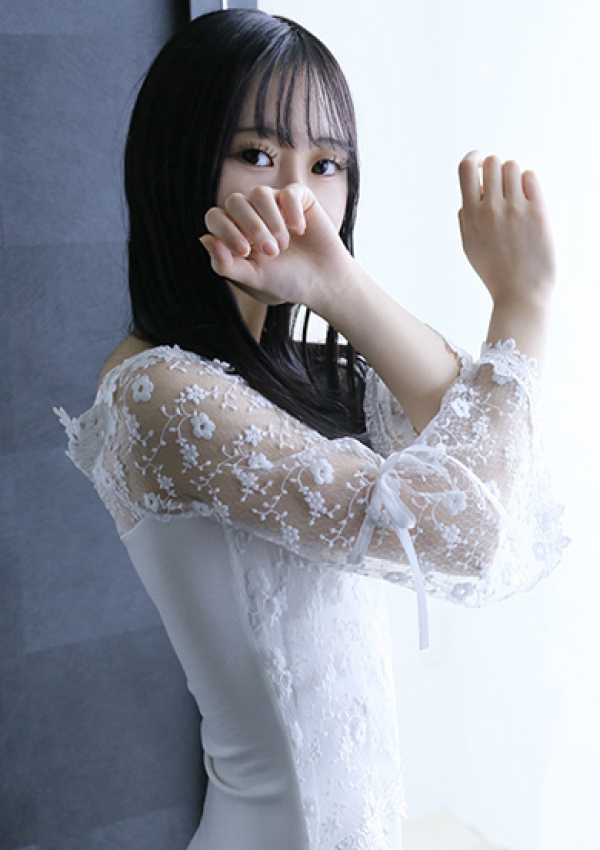 優衣(ゆい)、NOA 1