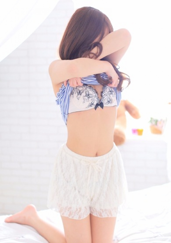ひなた、恋するエステ彼女が部屋着にきがえたら 8
