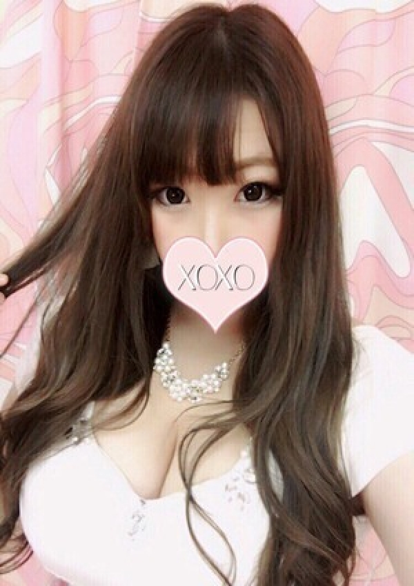 Momoka モモカ、XOXO Hug&Kiss 神戸店 1