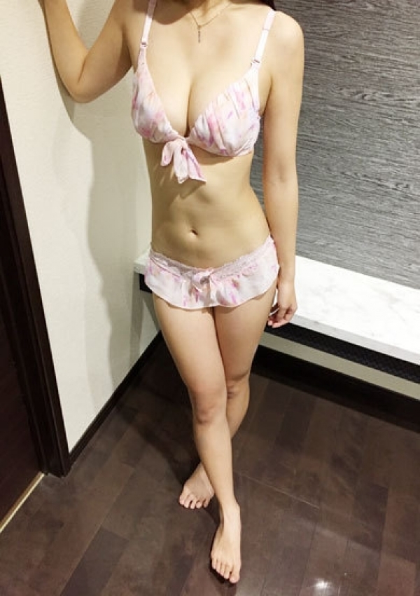 あやこ、60分1万円!!激安素人デリ「Club Moet」
