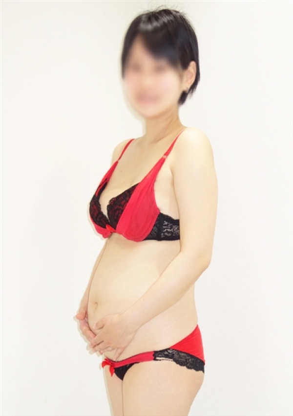 あみか、池袋・裸乳房(らまんま)巨乳・貧乳・母乳・妊婦のお店 1