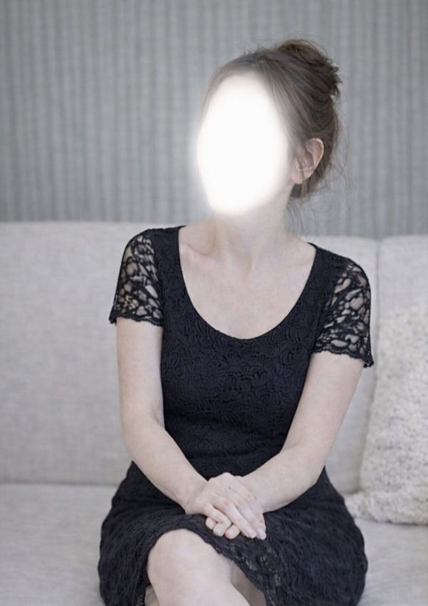 人妻禁断の裏顔、れいこ