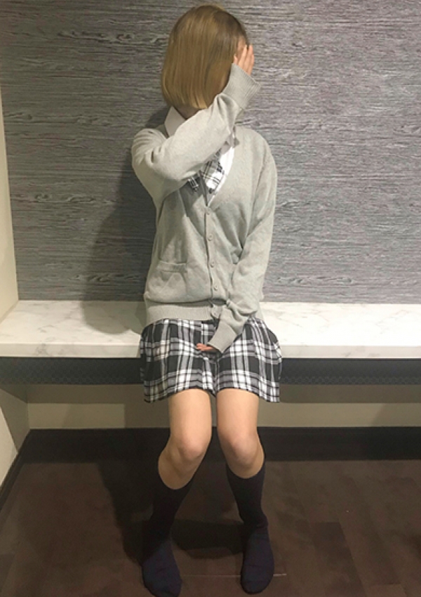 なお、60分1万円!!激安素人デリ「Club Moet」