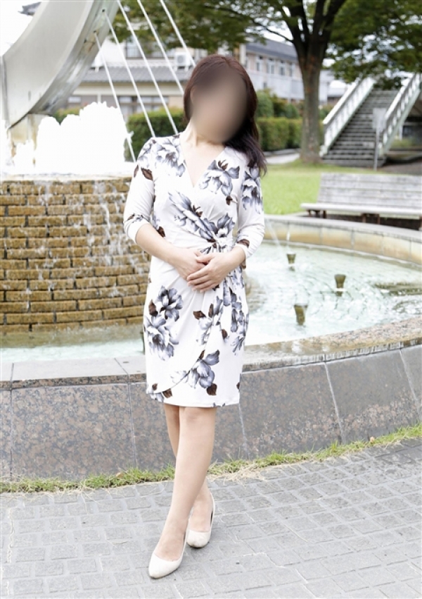 あゆみ、夢ごこち 人妻店 9
