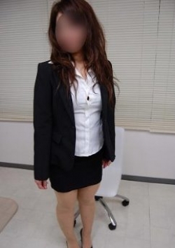 OL・来冬カリナさん、オフィースLOVE 1