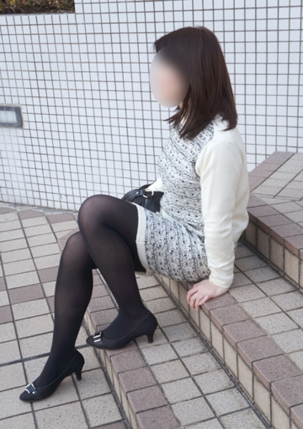 ひとみ、かわいい熟女&おいしい人妻 町田店 4