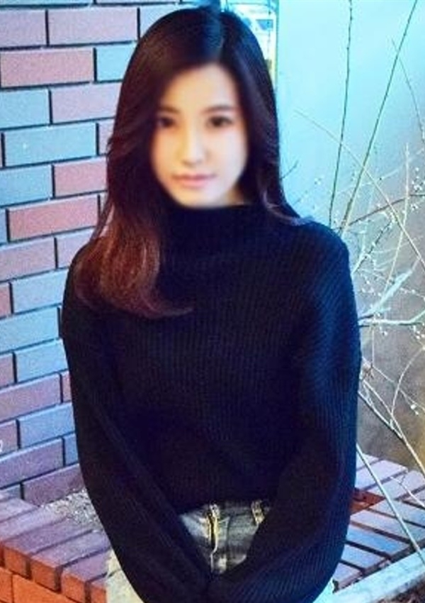 あやか、新橋現役女子大生コレクション