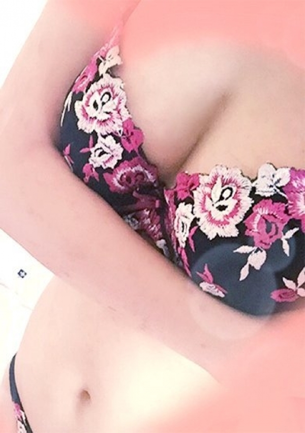 りお、隣の奥様 津 松阪店 2