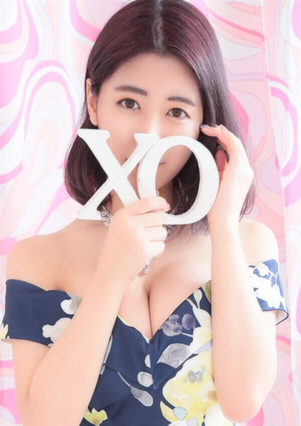 Madoka マドカ、XOXO Hug&Kiss (ハグアンドキス) 1