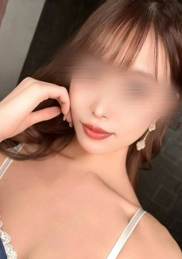 乙女のはにかみ、美咲 玲花