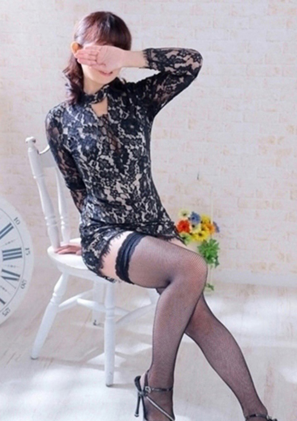 坂本 明奈、30代40代50代と遊ぶなら博多人妻専科24時 11