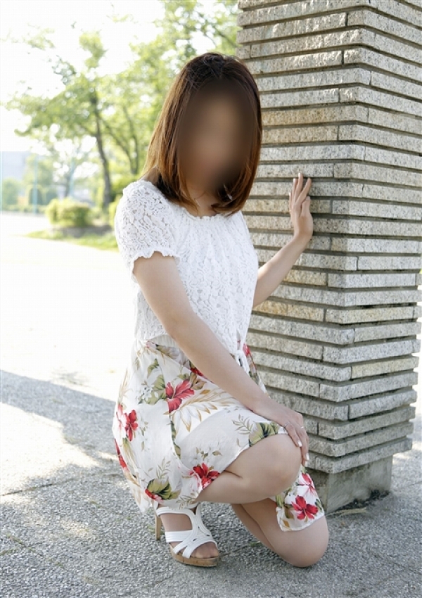 れいな、夢ごこち 人妻店 14