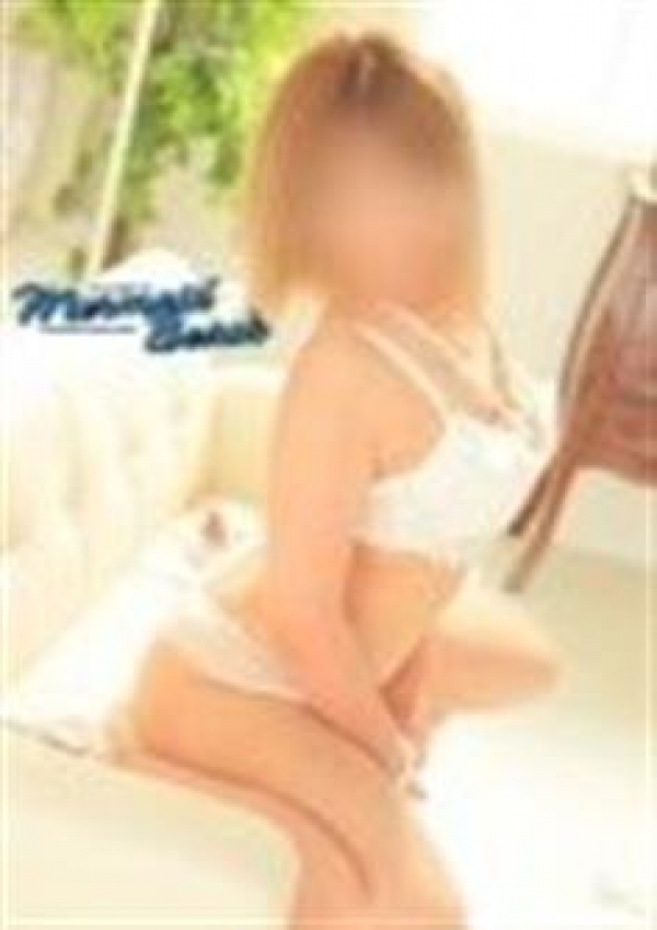 A新人あみ、マーメイドビーチ 3