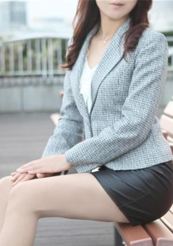 秋本、高級人妻「彩-AYA-」 4