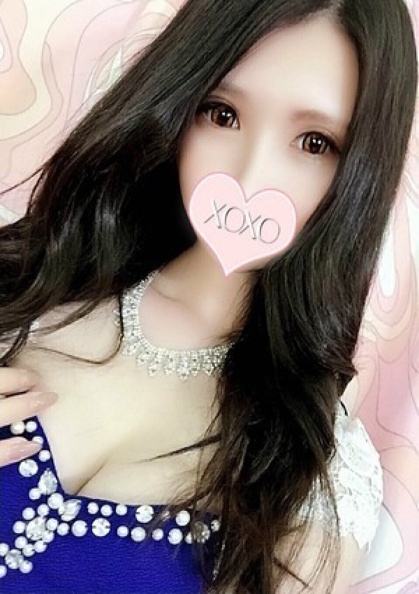 Karin カリン、XOXO Hug&Kiss 神戸店
