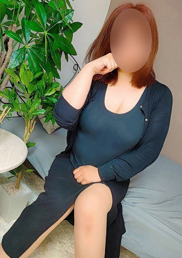 むぎ、人妻熟女の秘密の関係伊勢崎店 3