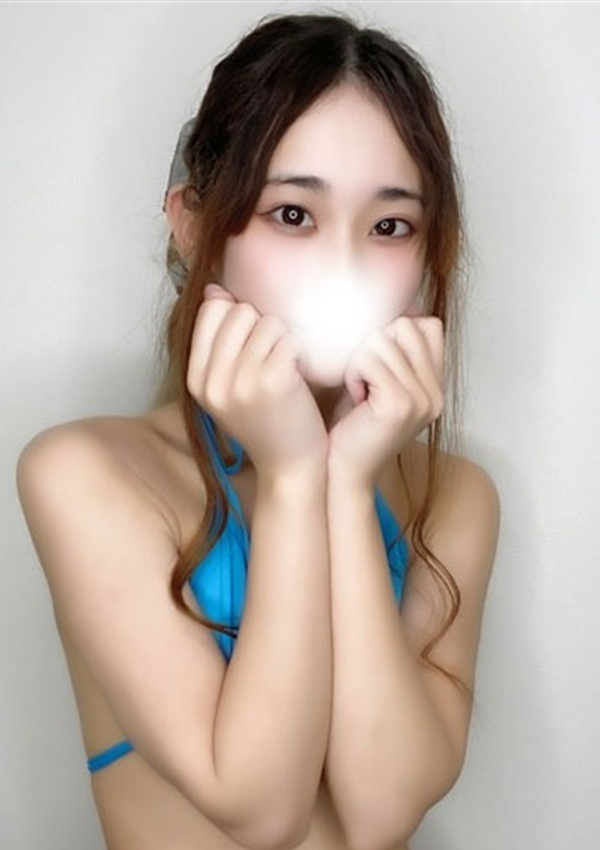 まなみ、ビキニSPA 2