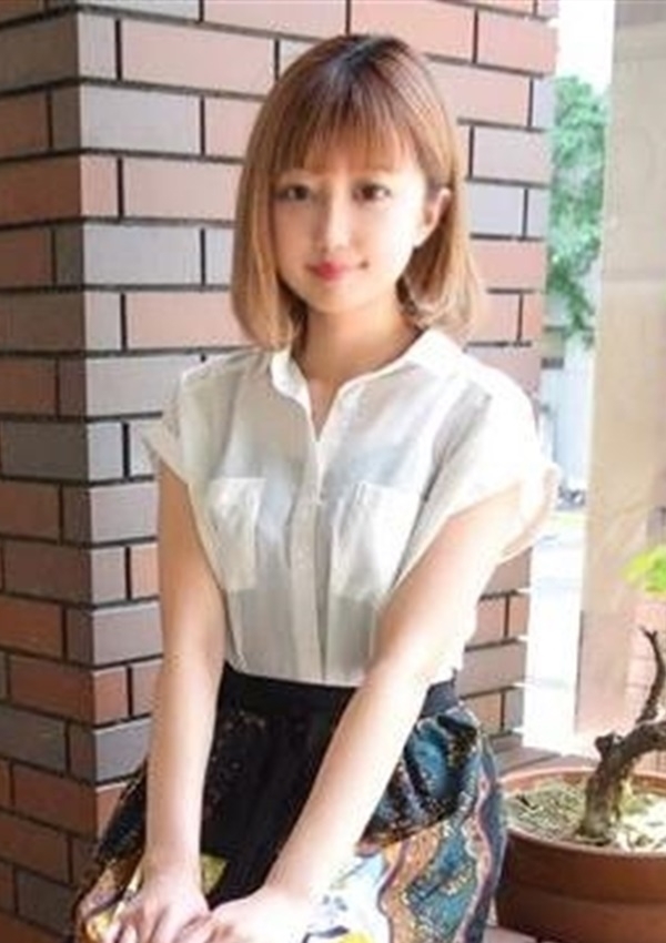 かすみ、新橋現役女子大生コレクション 1